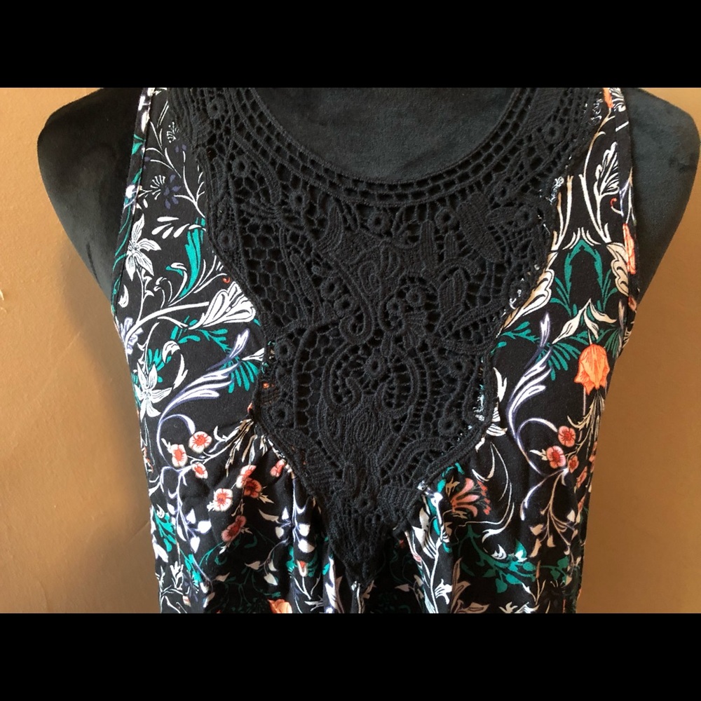 MELROSE AND MARKET RACERBACK TANK SZ S/M 🖤💚